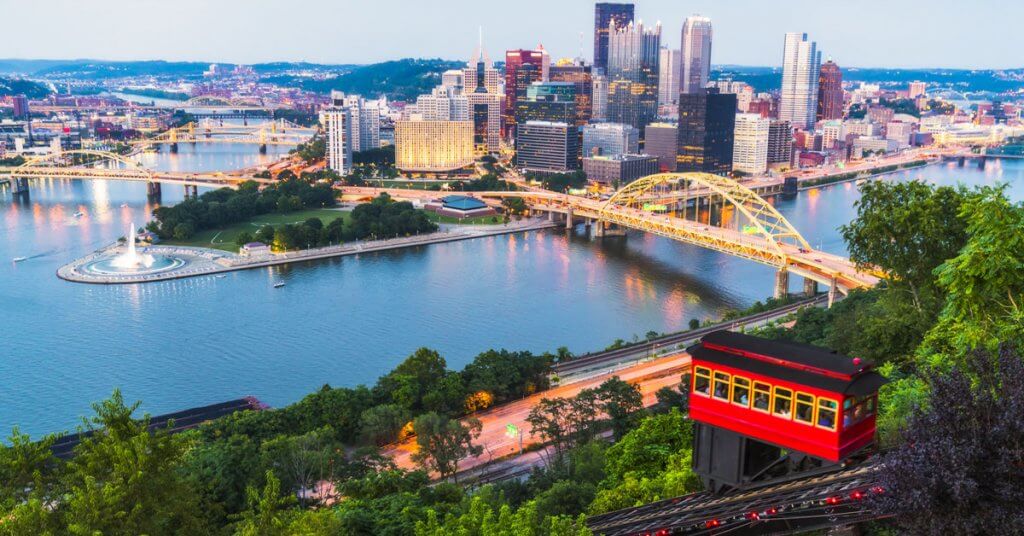Vista de la pendiente de Duquesne en Pittsburgh PA