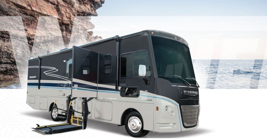 Winnebago Adventurer con un elevador de silla de ruedas